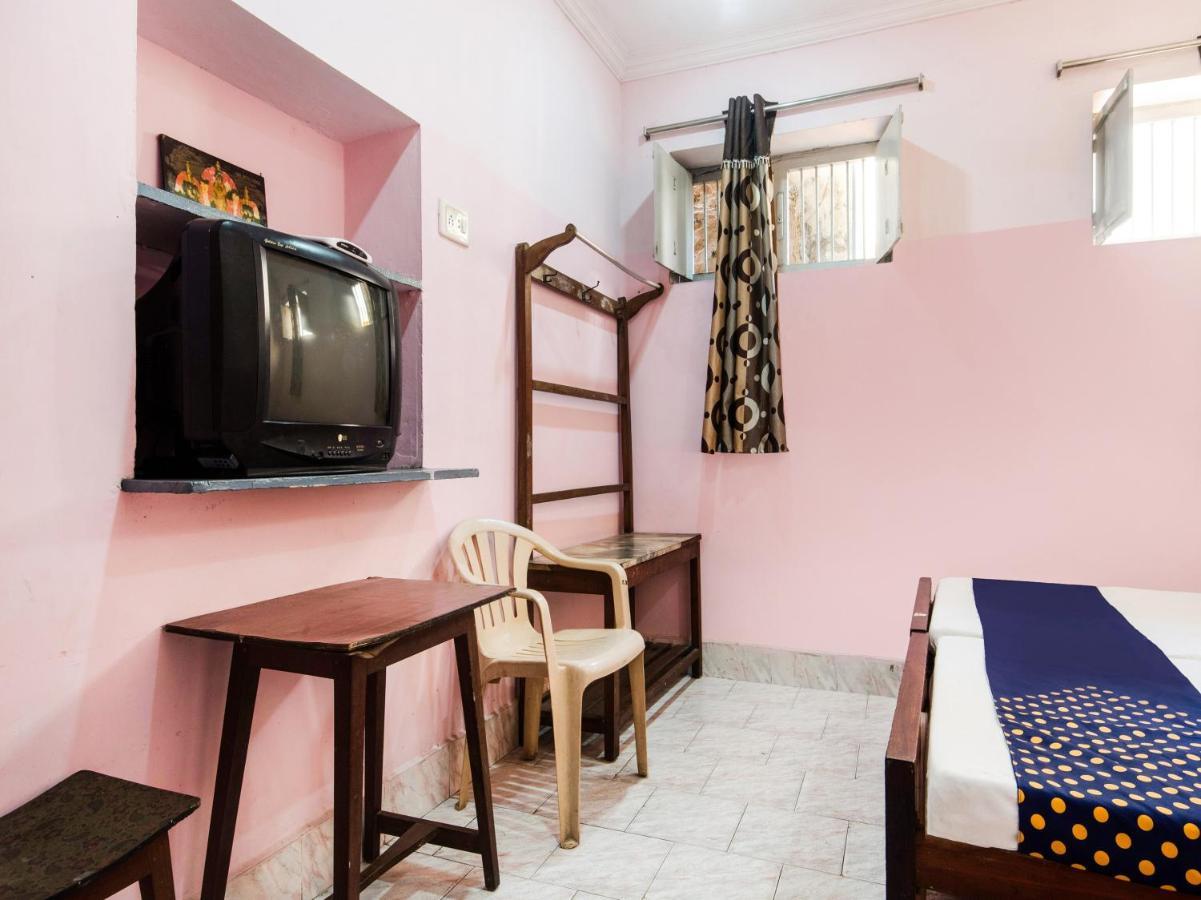 Spot On 75742 Sri Devi Lodge Kakinada Exterior photo