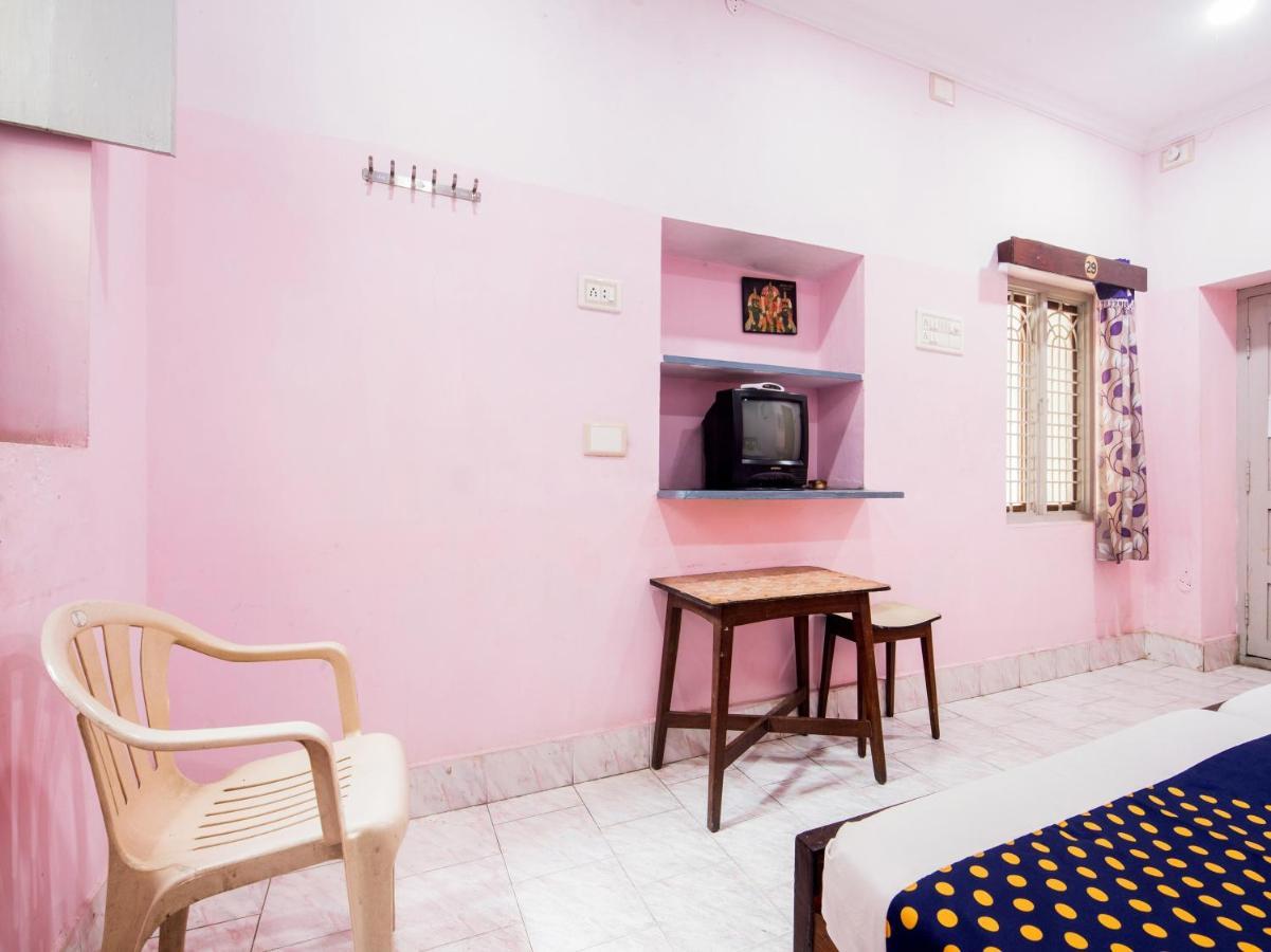 Spot On 75742 Sri Devi Lodge Kakinada Exterior photo
